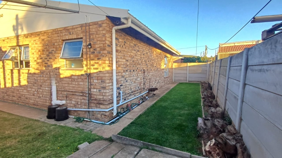 2 Bedroom Property for Sale in Bothasrus Eastern Cape